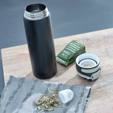 Leifheit 600 ml Thermos Bottle Flip - Black Insulated Mug