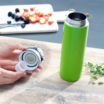 Leifheit Thermos Bottle Flip 600 ml - Kiwi Green | HipoMarket