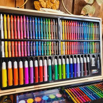 Artist 180-Piece Painting Art Set in Wooden Box | HipoMarket