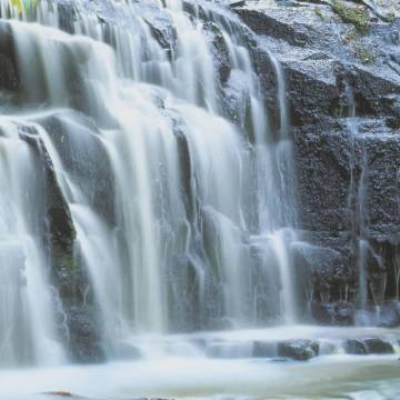 Komar Pura Kaunui Falls Photo Mural - Vibrant Wall Art