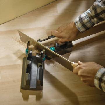 wolfcraft Bevel and Mitre Box 100 mm | Precision Cuts & Easy Angles